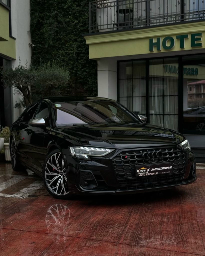 Audi S8 2023