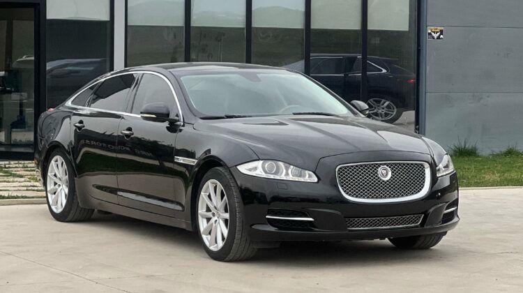 Jaguar XJ