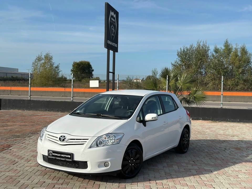 Toyota Auris 2011