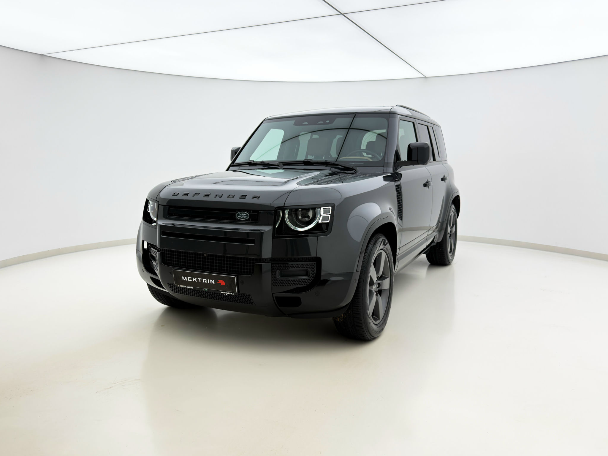 Land Rover Defender 2024