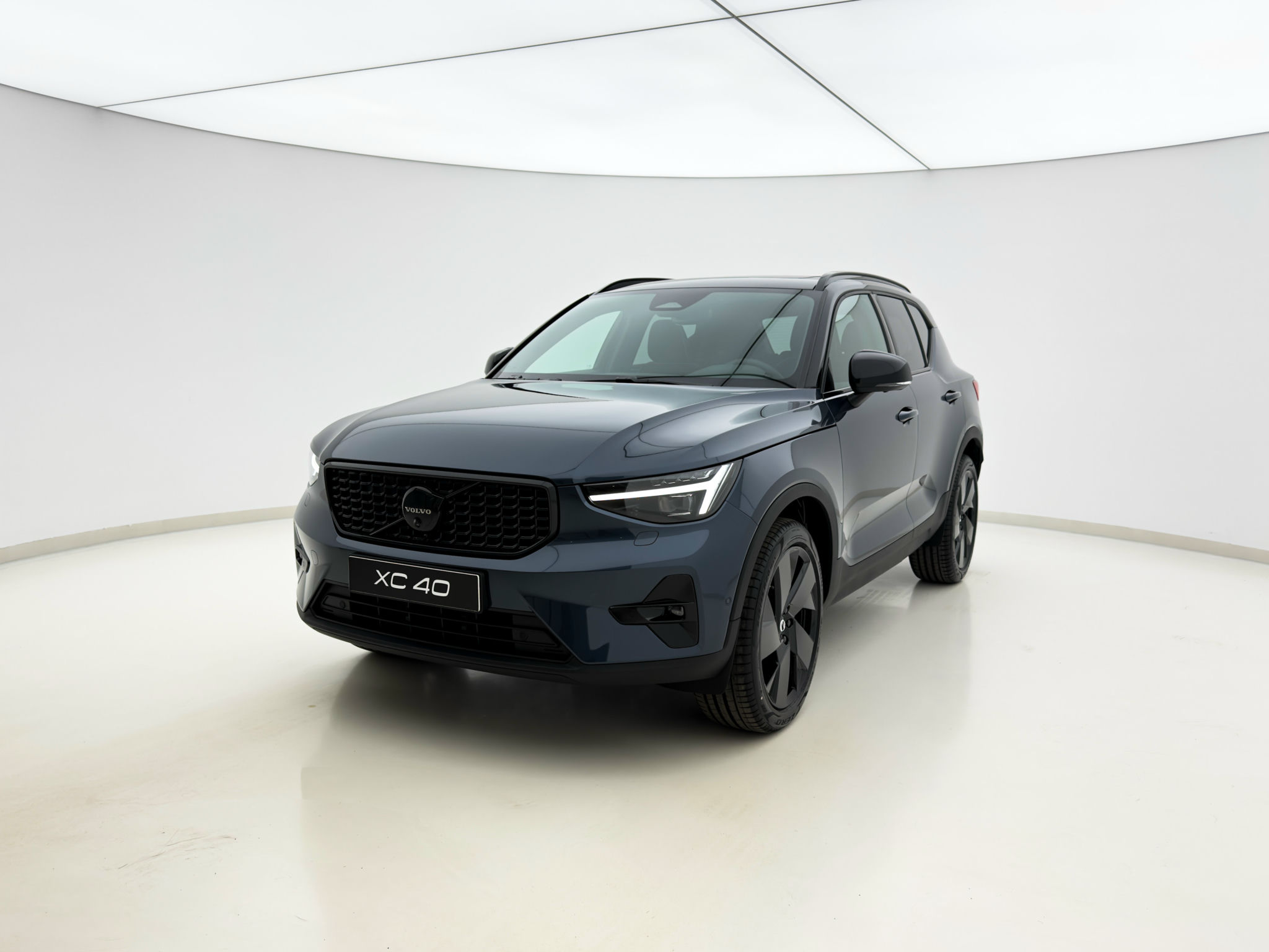 Volvo XC40 2025