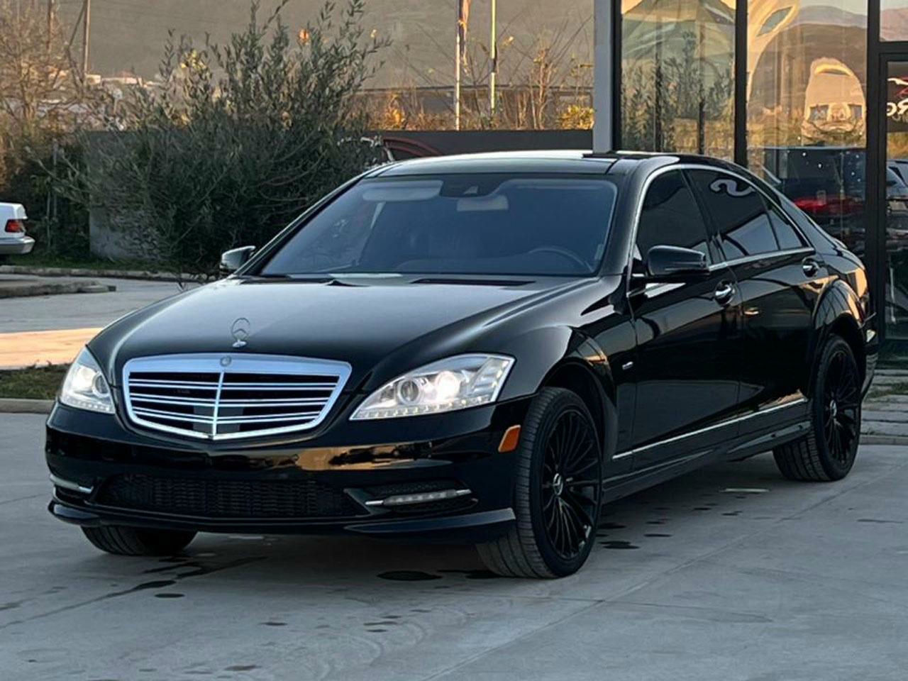 Mercedes-Benz S-Class 2012