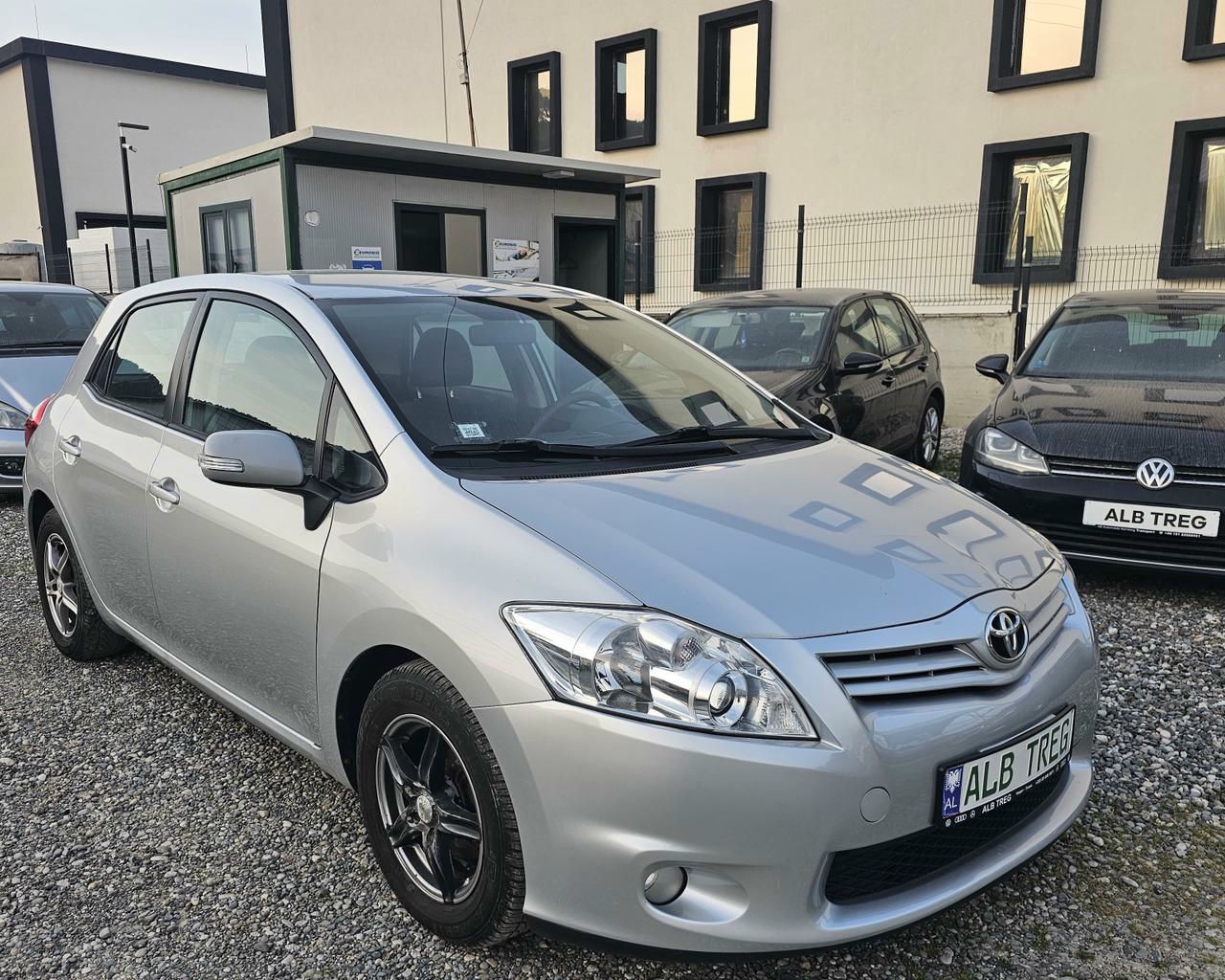 Toyota Auris 2011