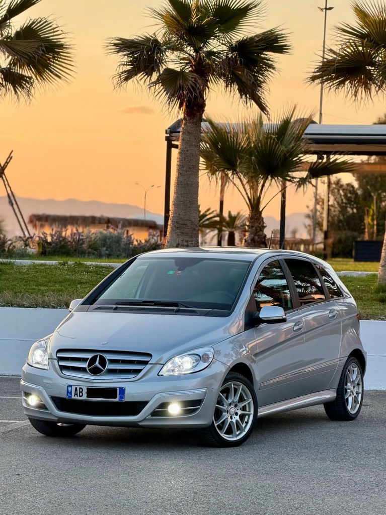 Mercedes-Benz B-Class 2011