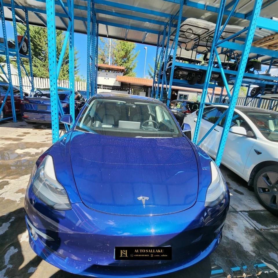 TESLA Model 3 2018