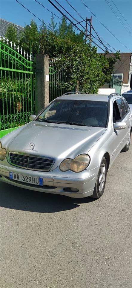 Mercedes-Benz 220