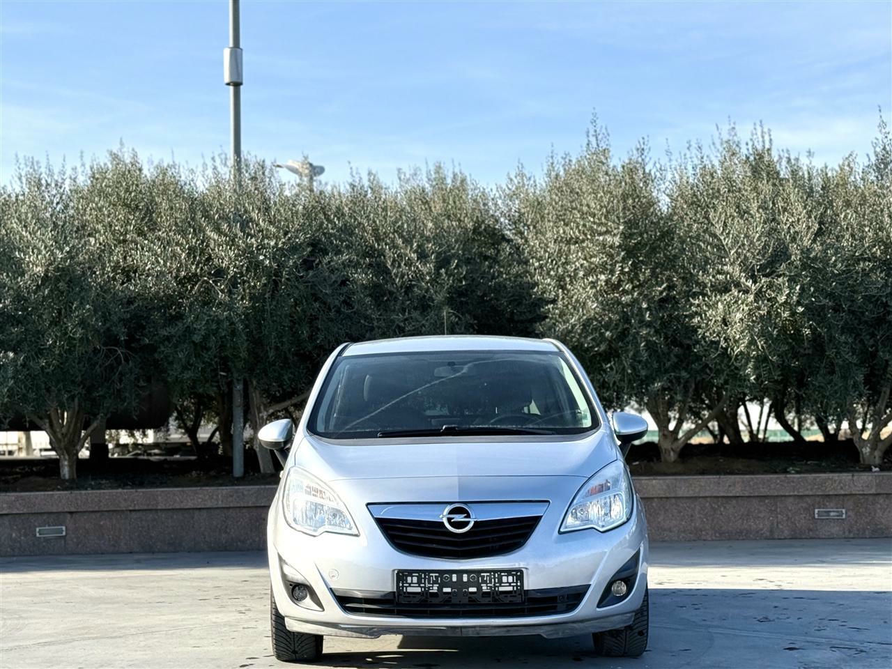 Opel Meriva 2011