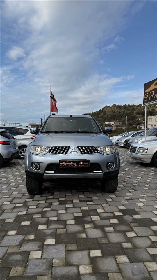 Mitsubishi Pajero 2011