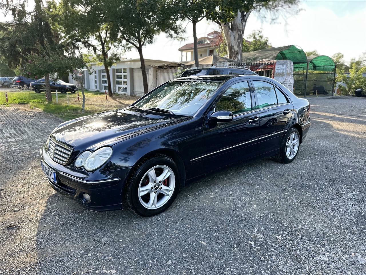 Mercedes-Benz C-Class 2005