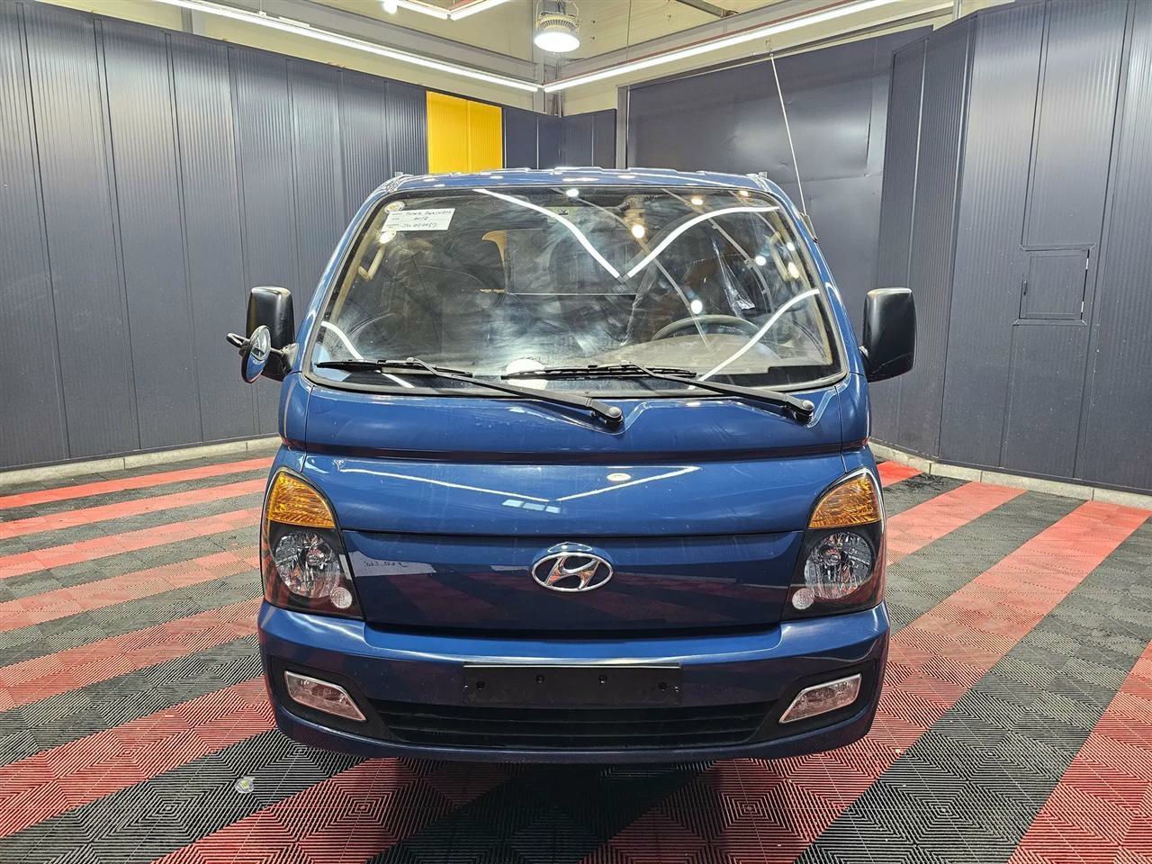 Hyundai H-1