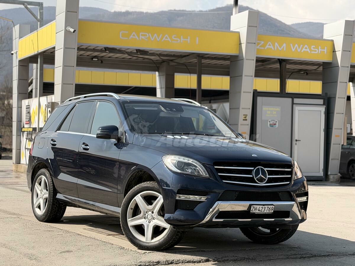 Mercedes-Benz ML-Class 2012