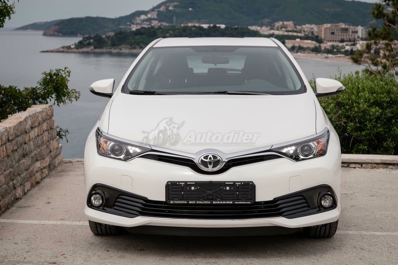 Toyota Auris 2016
