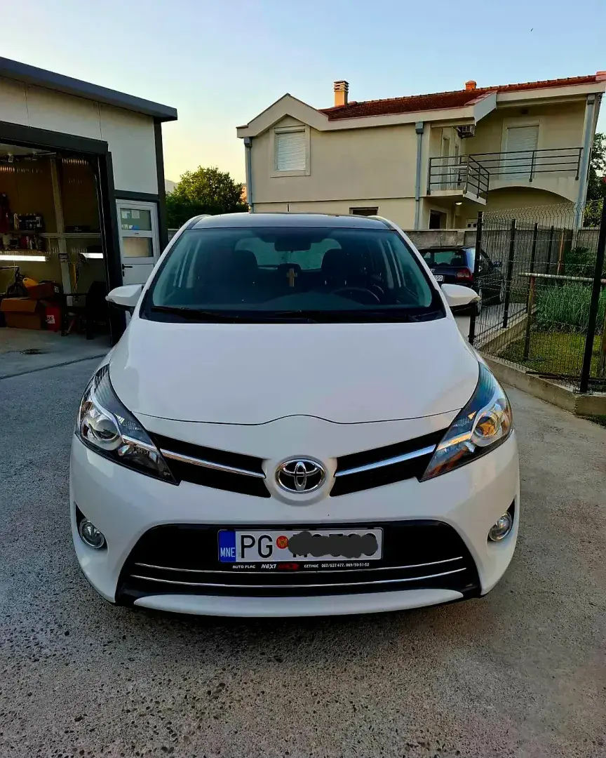 Toyota Verso 2012