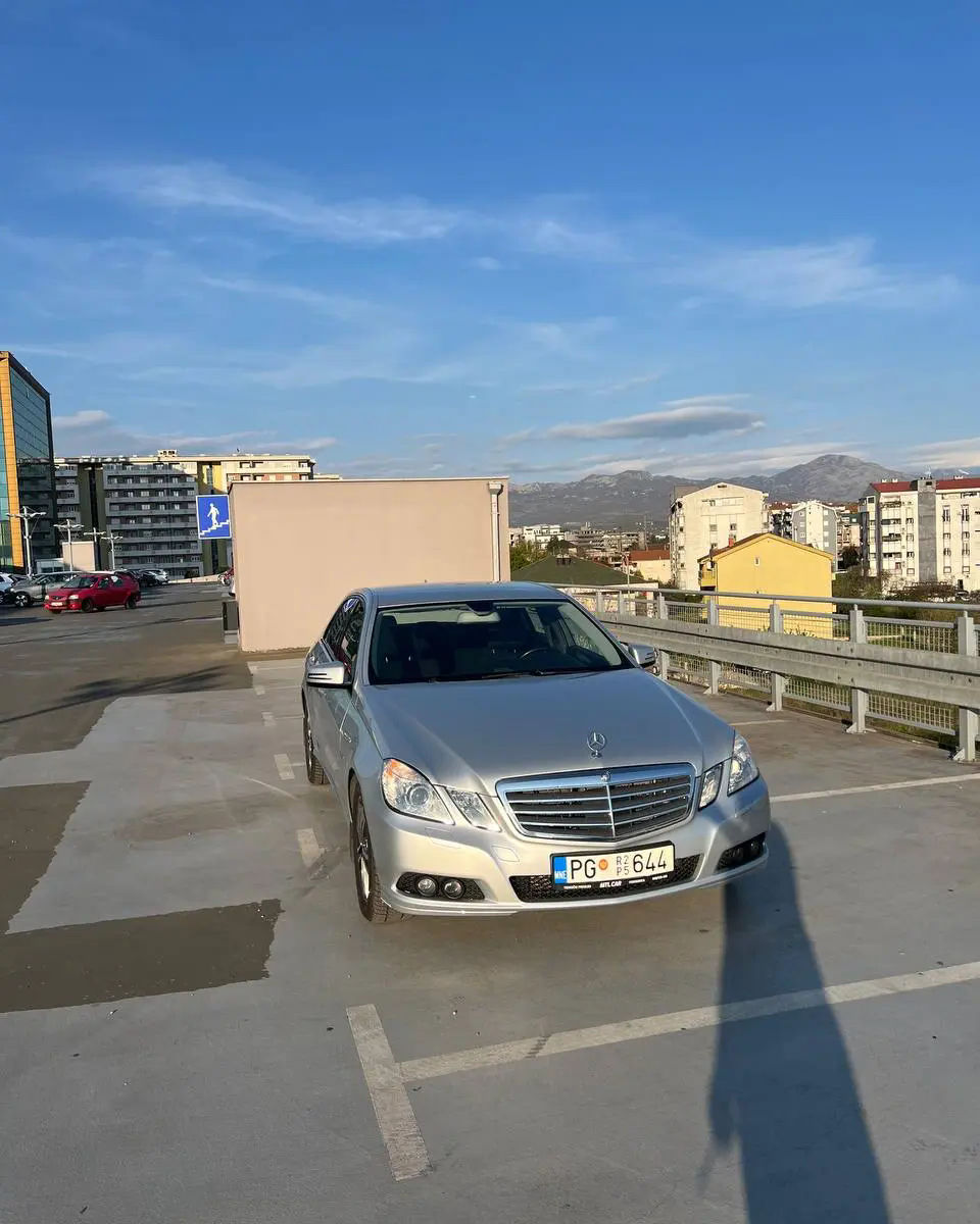 Mercedes-Benz E-Class 2009