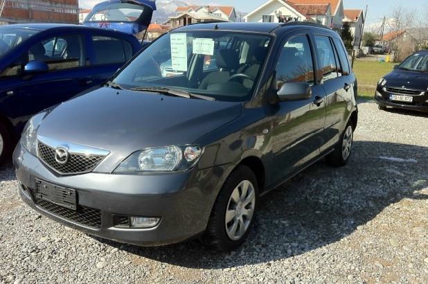 Mazda 2 2004
