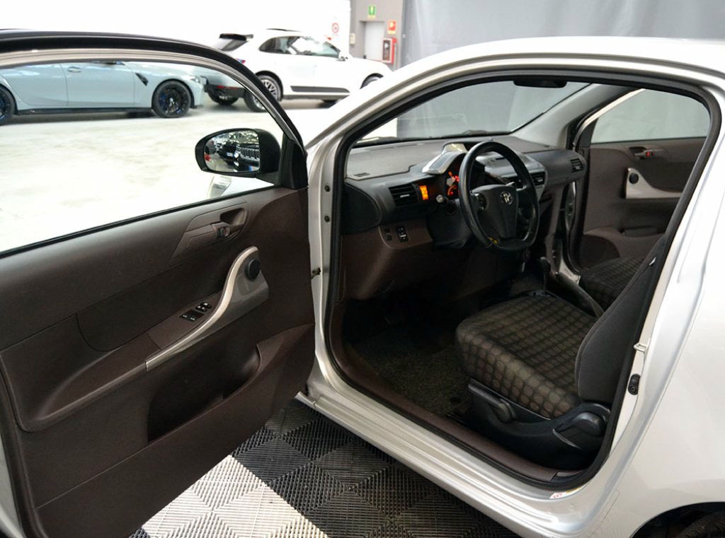 Toyota iQ
