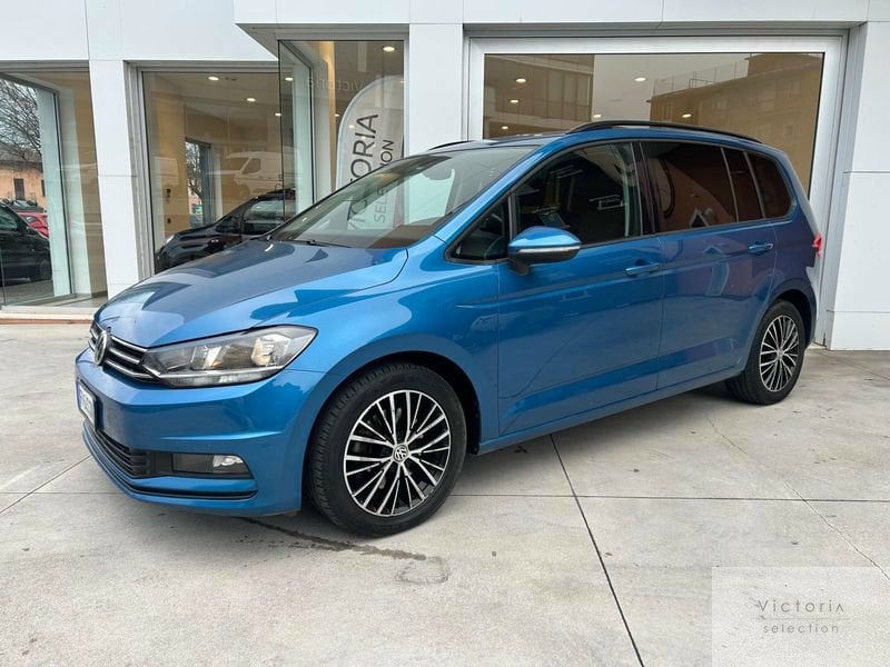 VOLKSWAGEN Touran 2018