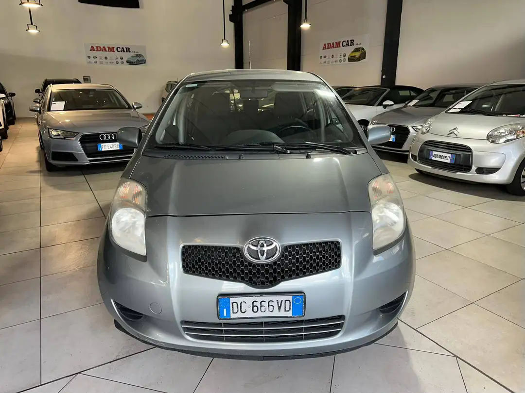 TOYOTA Yaris 2006