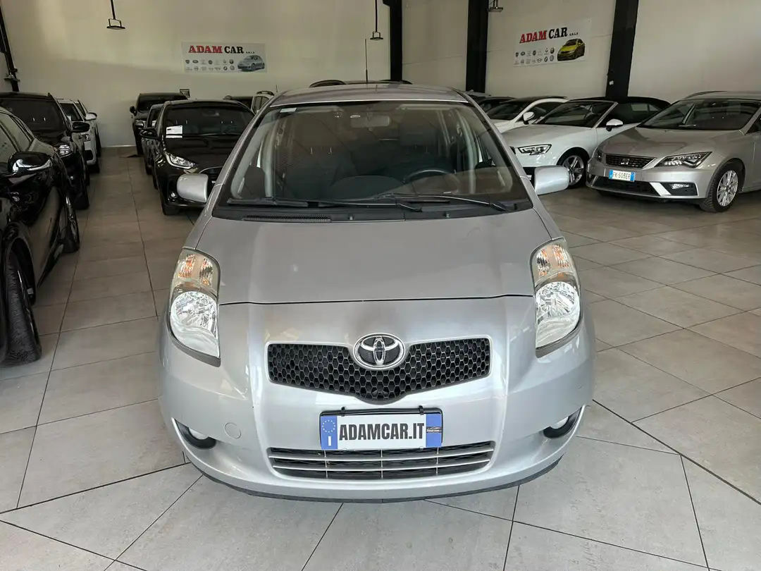 TOYOTA Yaris 2008