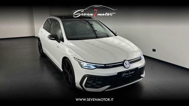VOLKSWAGEN Golf GTI 2024