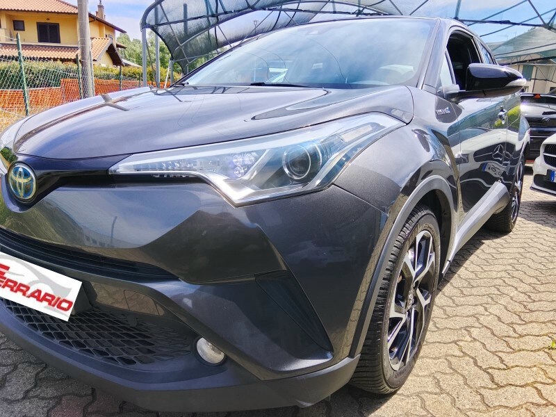 TOYOTA C-HR 2017