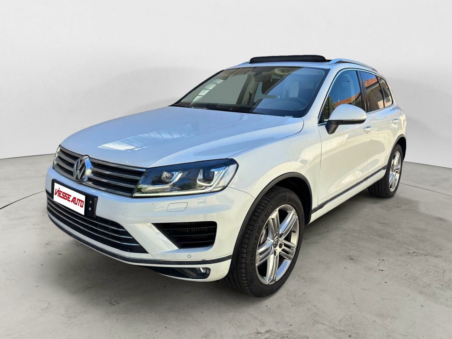 VOLKSWAGEN Touareg 2016