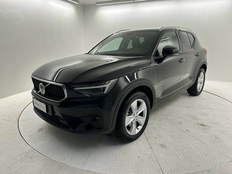 VOLVO XC40 2025