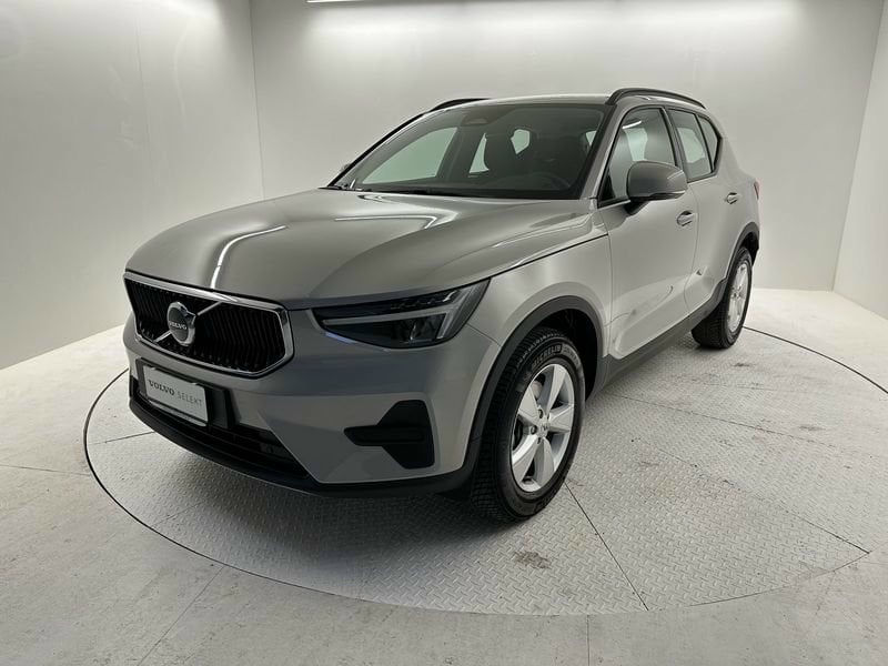 VOLVO XC40 2025