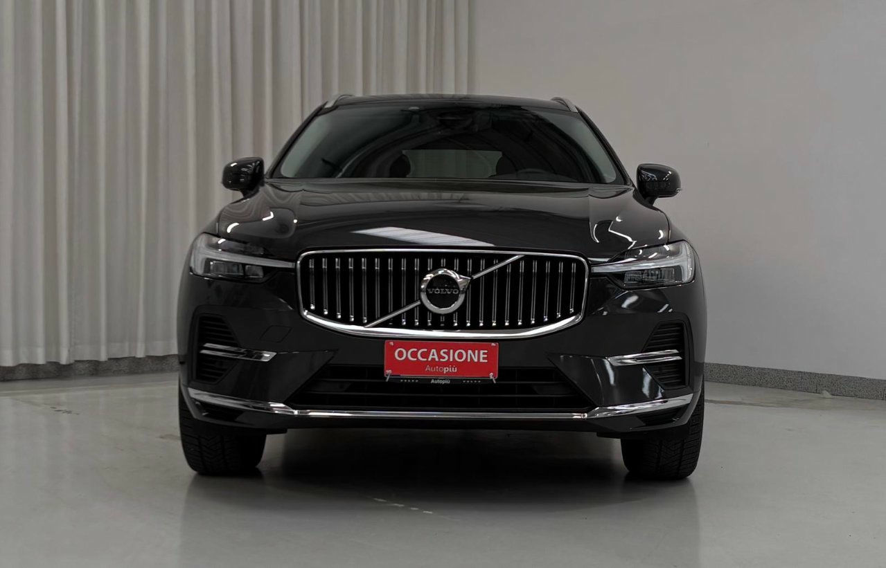 VOLVO XC60 2023