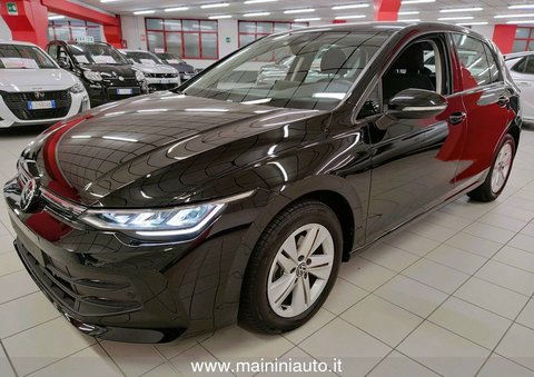 VOLKSWAGEN Golf 2025