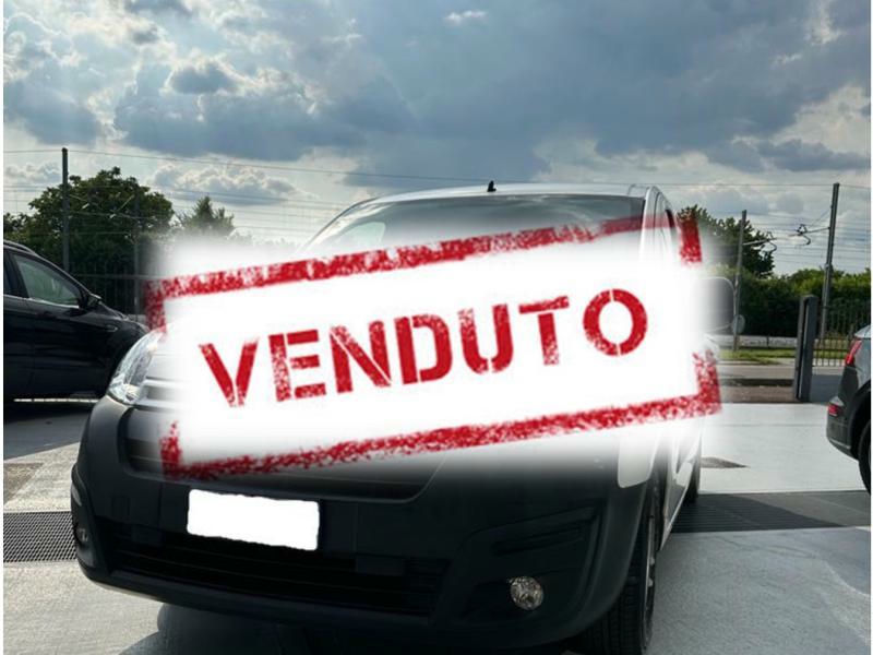 PEUGEOT 208 2021