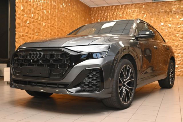 AUDI Q8 2025