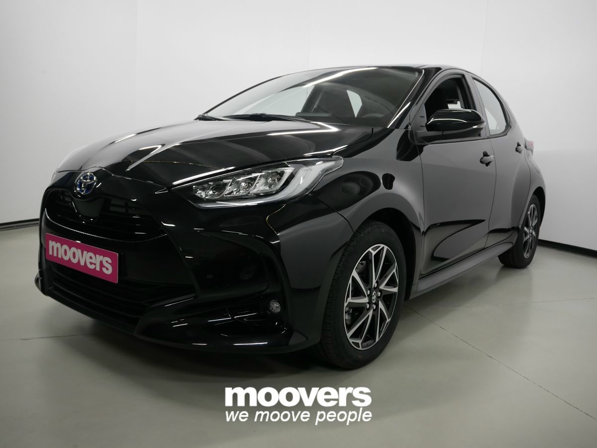 TOYOTA Yaris 2025