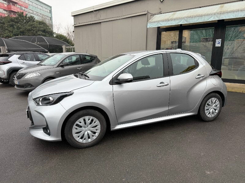 TOYOTA Yaris 2024