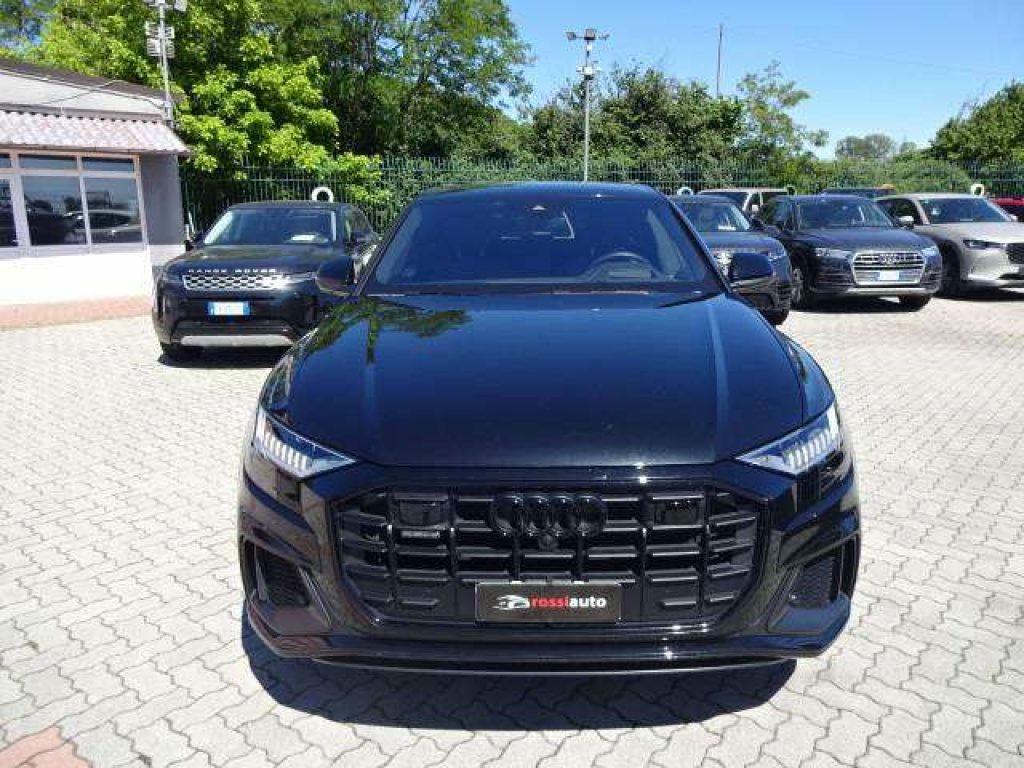AUDI Q8 2023