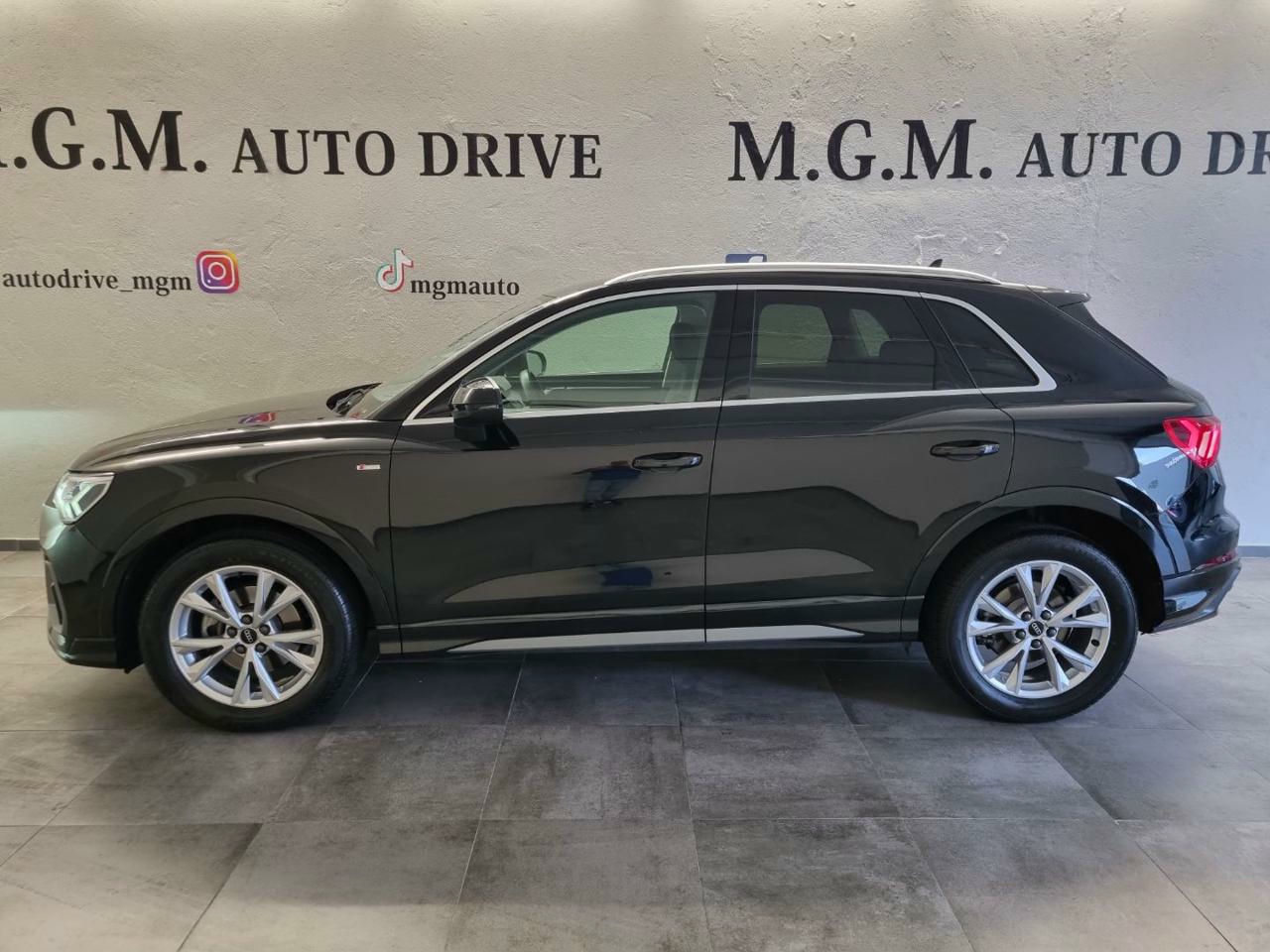 AUDI Q3 2021