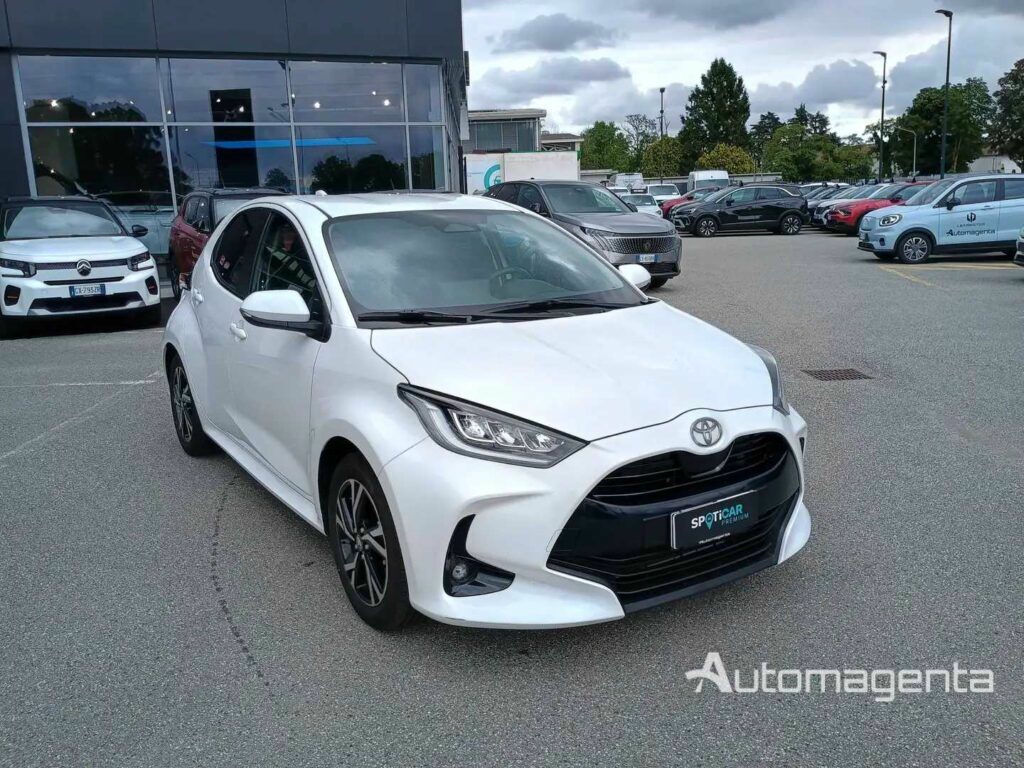 TOYOTA Yaris 2024