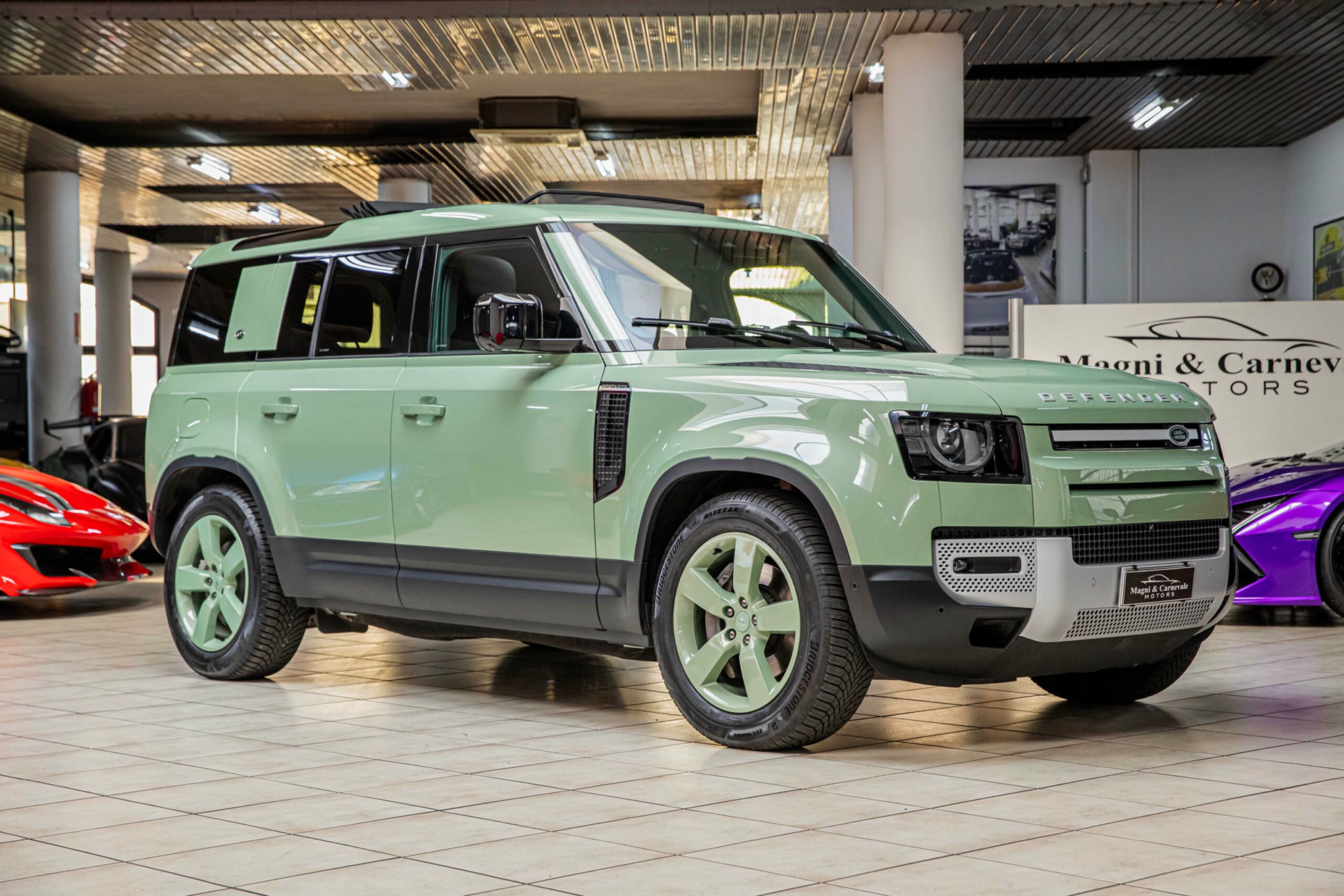 LAND ROVER Defender 2023