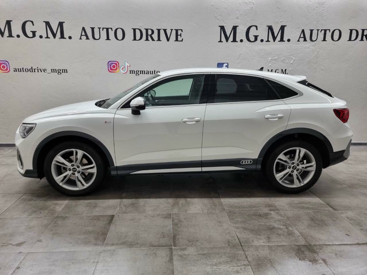 AUDI Q3 2021