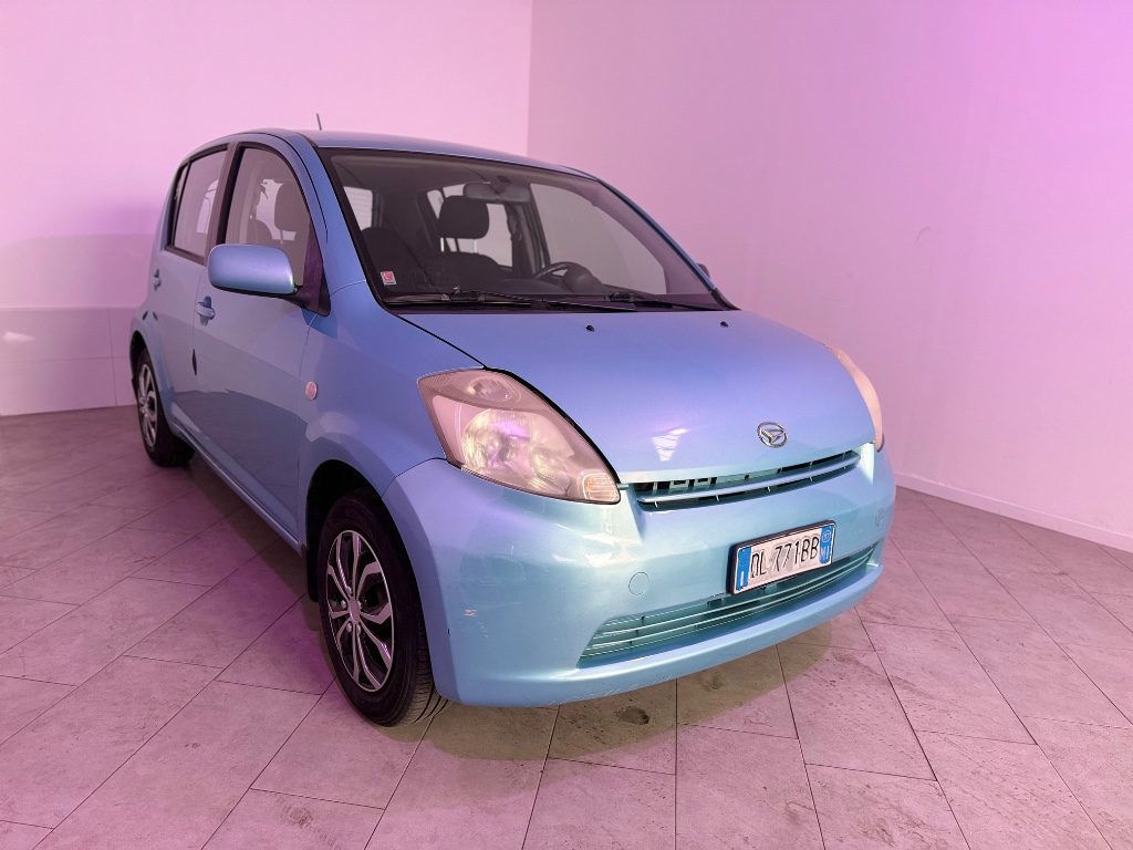 DAIHATSU Sirion