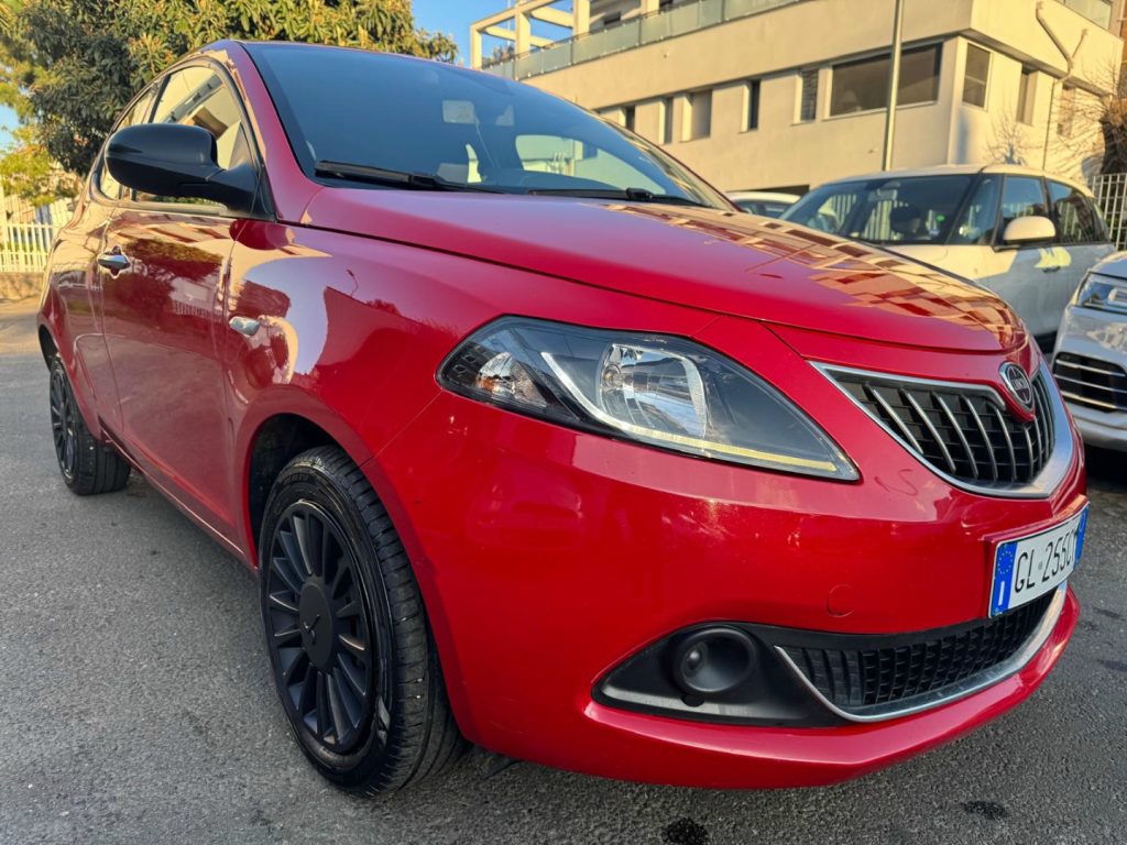 Lancia Ypsilon