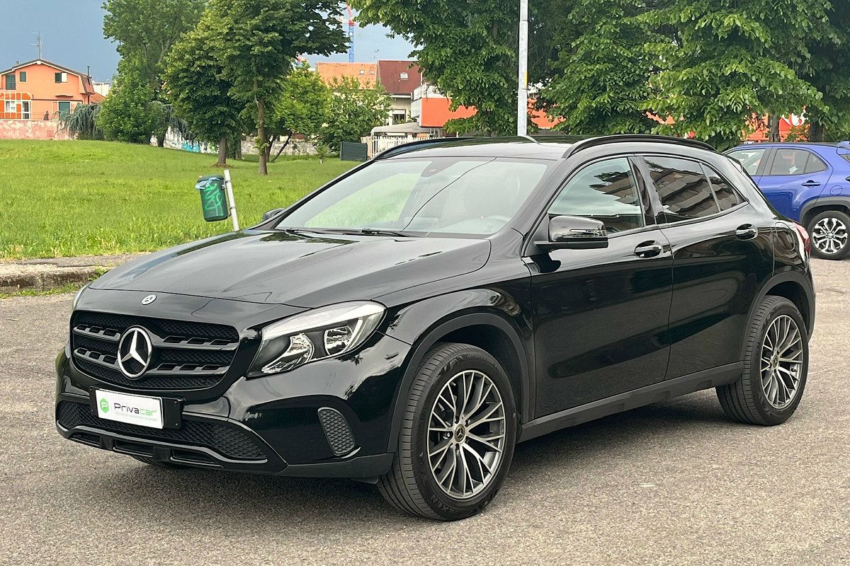 MERCEDES BENZ GLA
