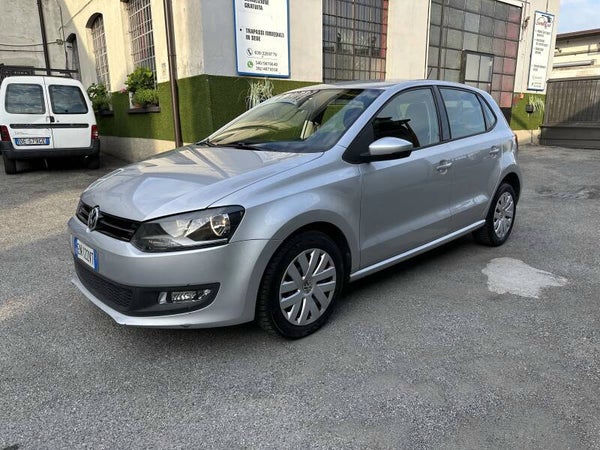 VOLKSWAGEN Polo 2013