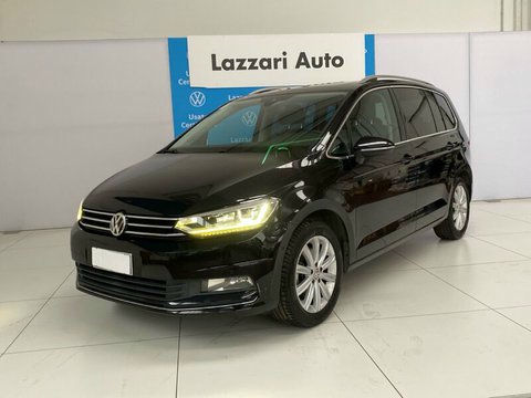 VOLKSWAGEN Touran 2016