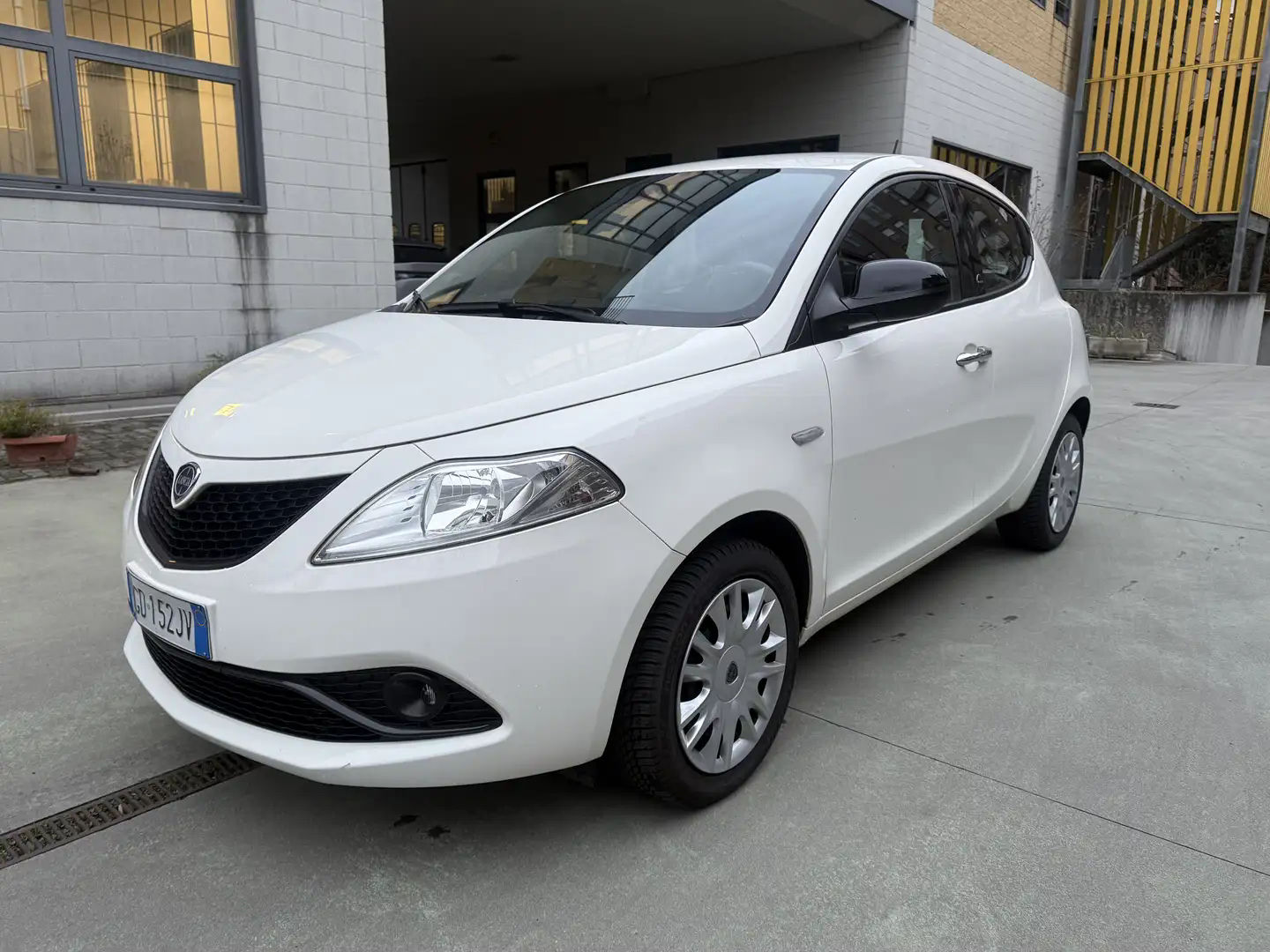 Lancia Ypsilon