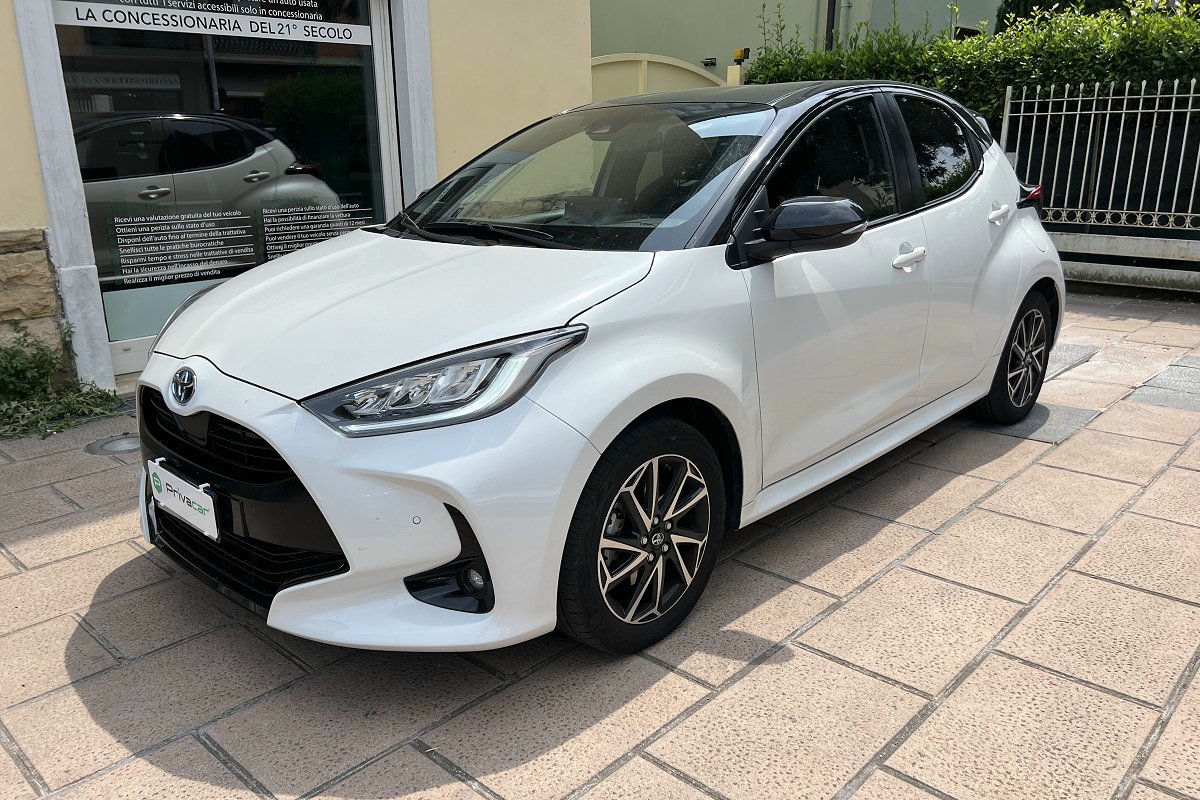 TOYOTA Yaris 2022