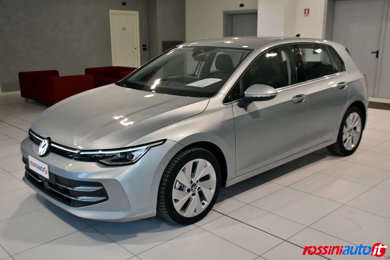 VOLKSWAGEN Golf 2025