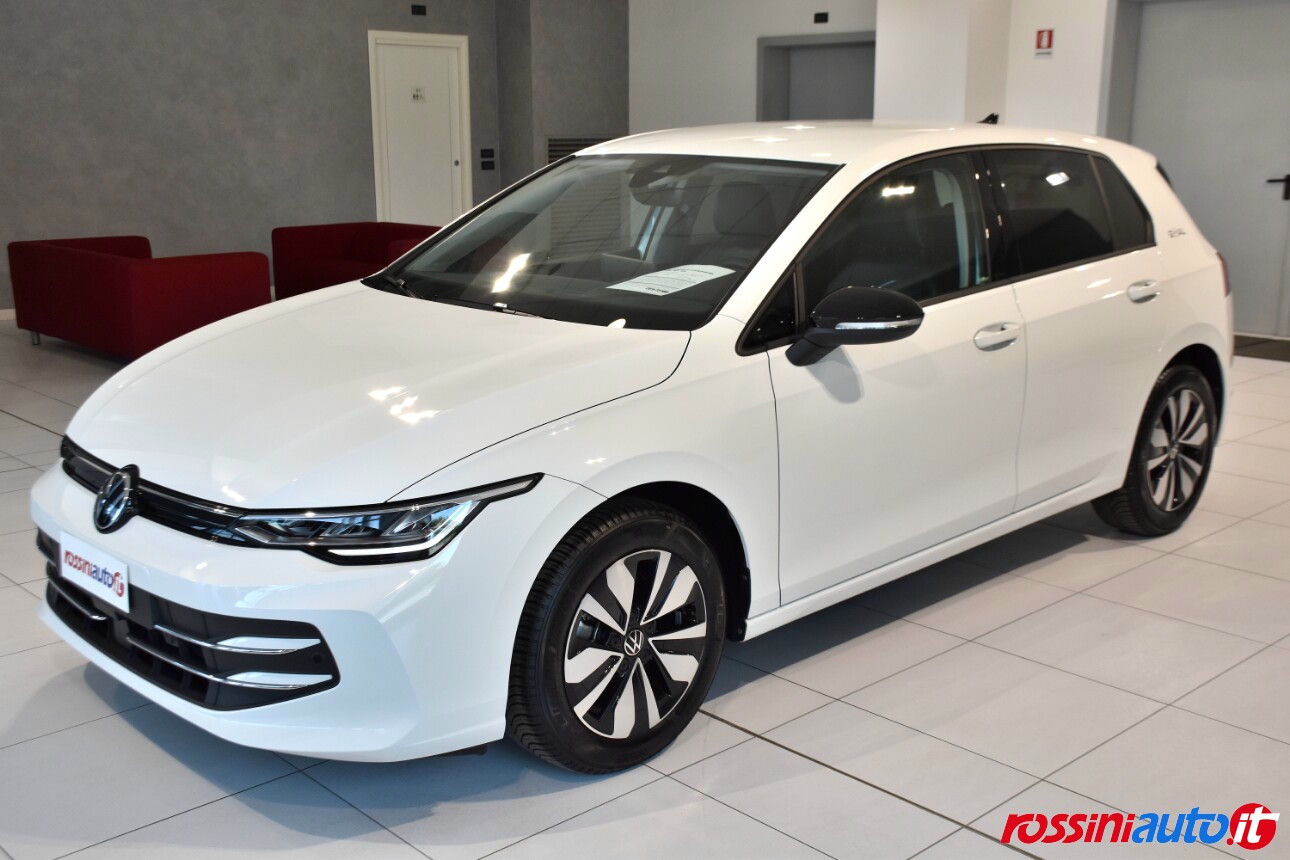 VOLKSWAGEN Golf 2024