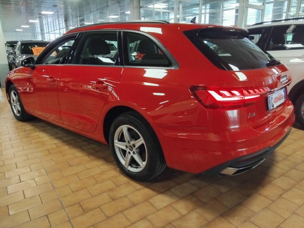 AUDI A4 2021