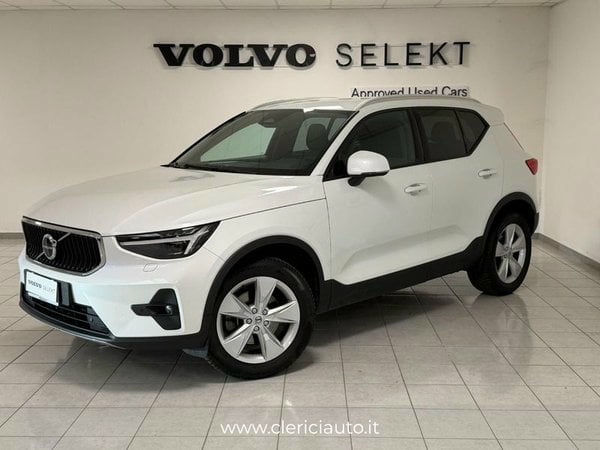 VOLVO XC40 2025